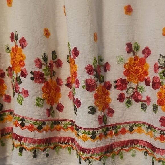 Figueroa &Flower Floral Embroidered White Blouse - Picture 4 of 7